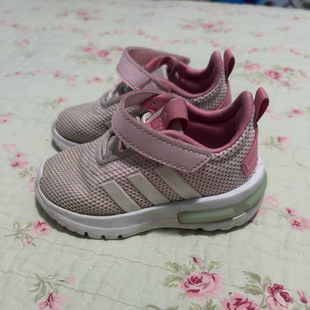 Adidas shoes size 5K - Picture 3 of 8